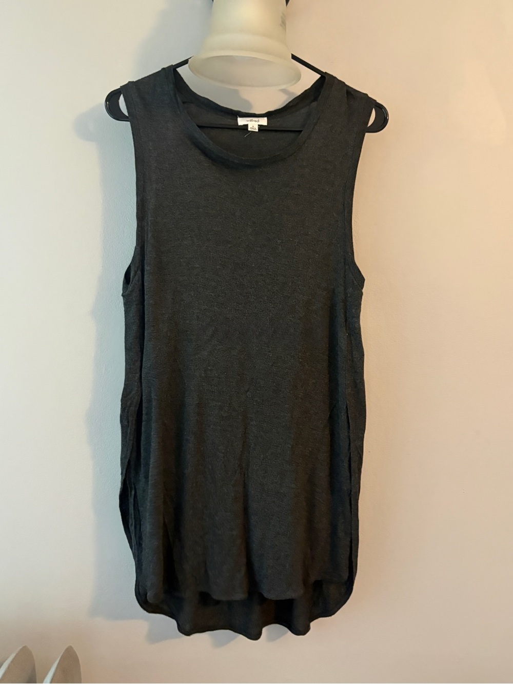 Wilfred by Aritzia Charcoal Sleeveless Tank Top